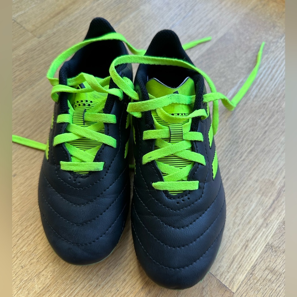 Adidas Kids Black and Neon Green Soccer Shoes in size 13k